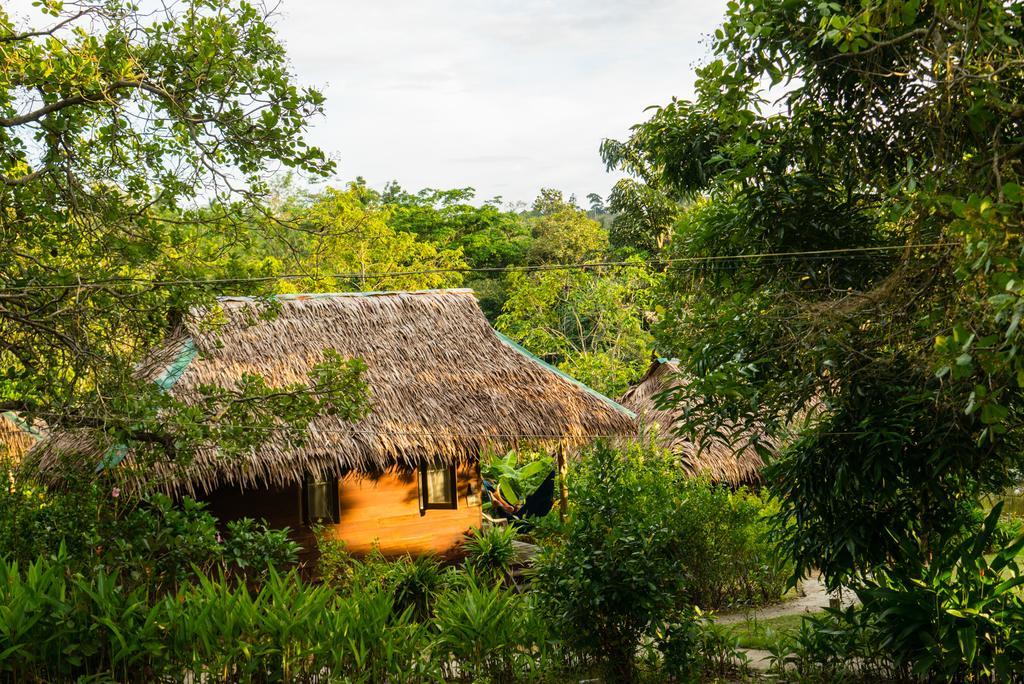 Rabbit Bungalow Koh Phayam Exterior foto